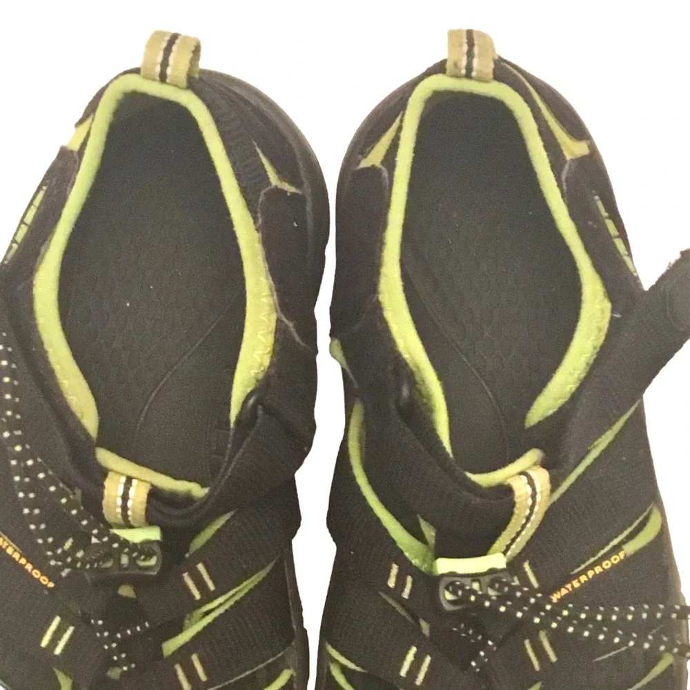 KEEN WaterpKids Sandals Newport H2 Closed Toe Black/ Lime Shoe Size-3